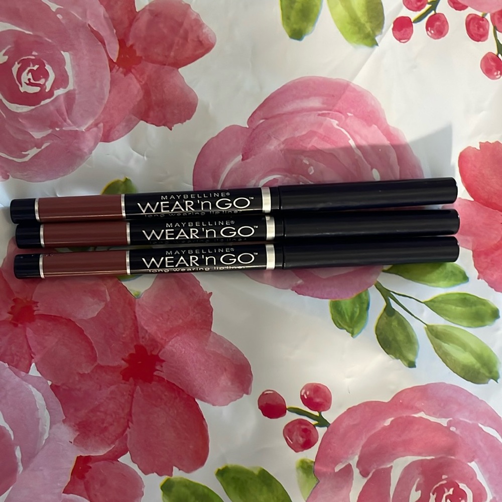 Maybelline Wear-N-Go Long Wearing Lip Liner Toast (Brown)